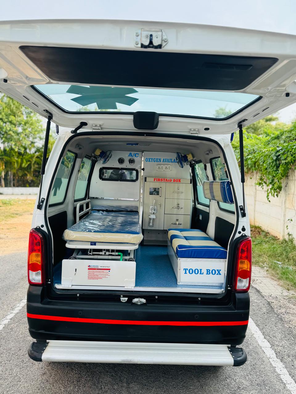 Ambulance rear with interior setup
